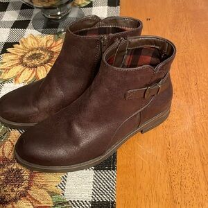 Barrtraps brown ankle booties with red plaid interior and zipped up closure